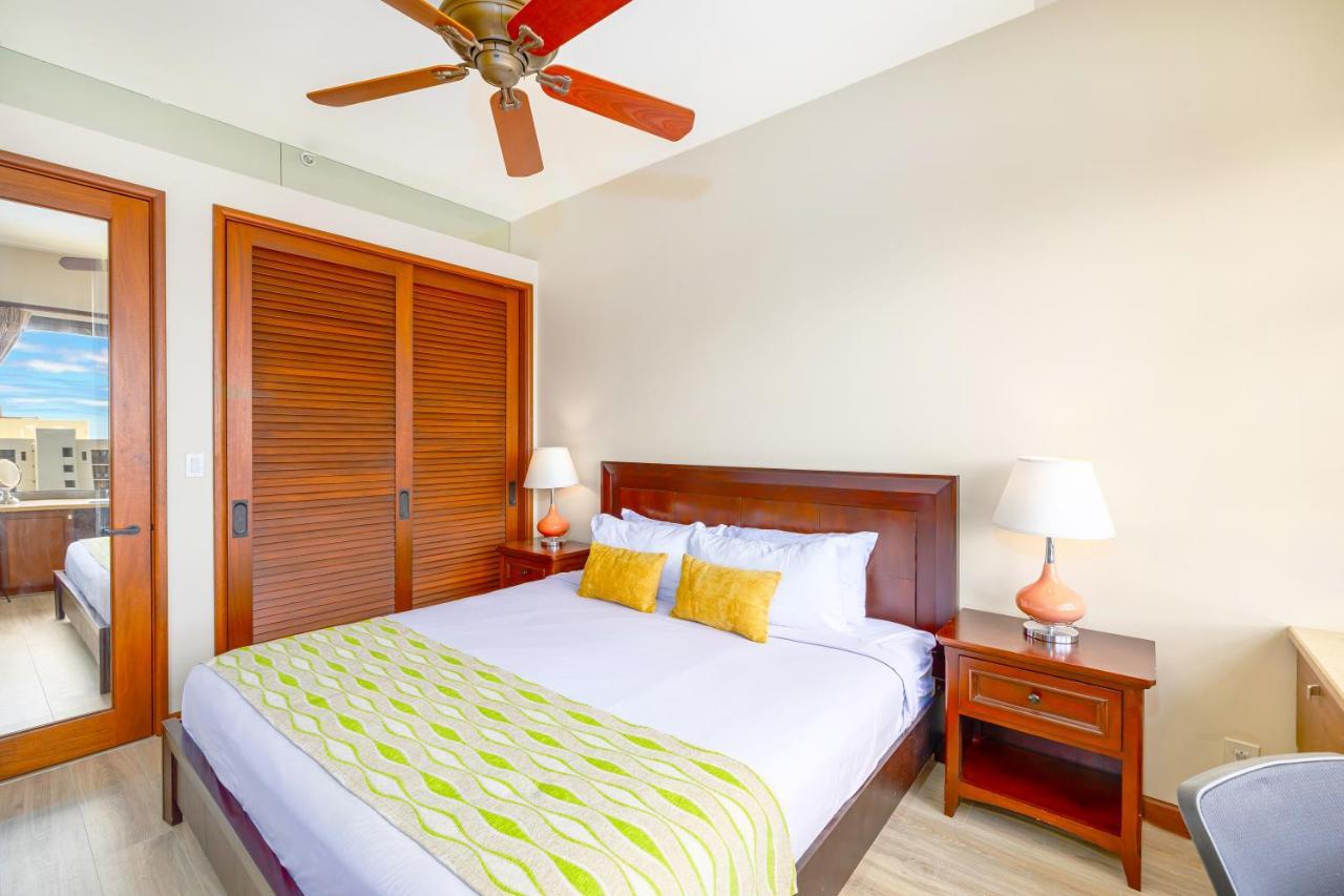 Upscale Penthouse With Ocean Views - Free Parking Apartment Honolulu Ngoại thất bức ảnh
