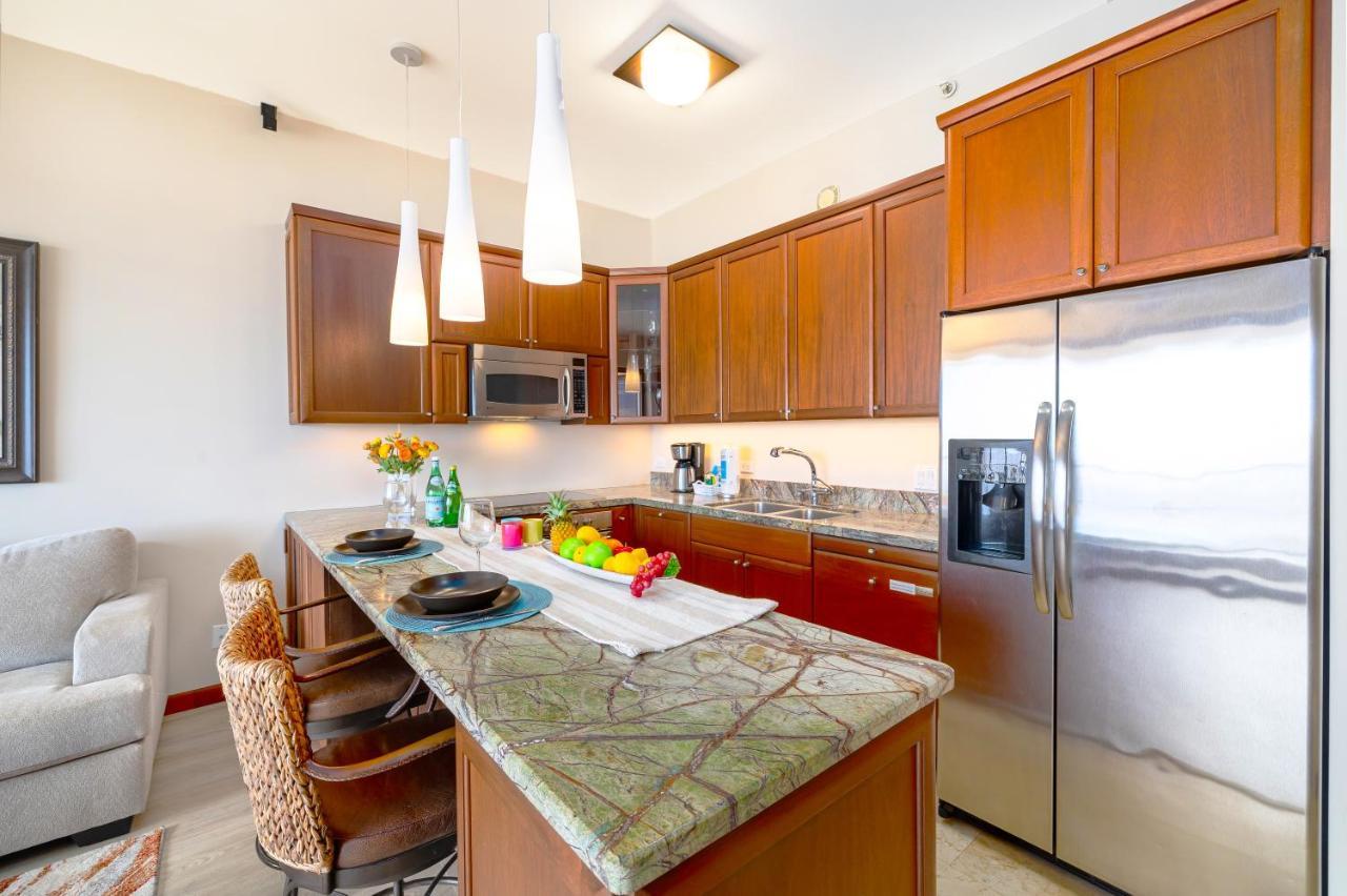 Upscale Penthouse With Ocean Views - Free Parking Apartment Honolulu Ngoại thất bức ảnh