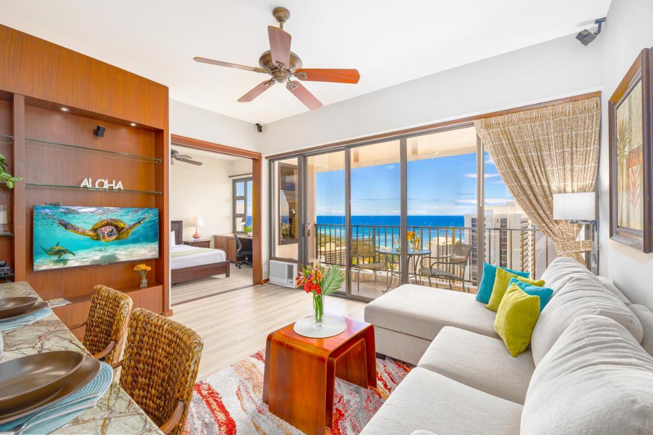Upscale Penthouse With Ocean Views - Free Parking Apartment Honolulu Ngoại thất bức ảnh
