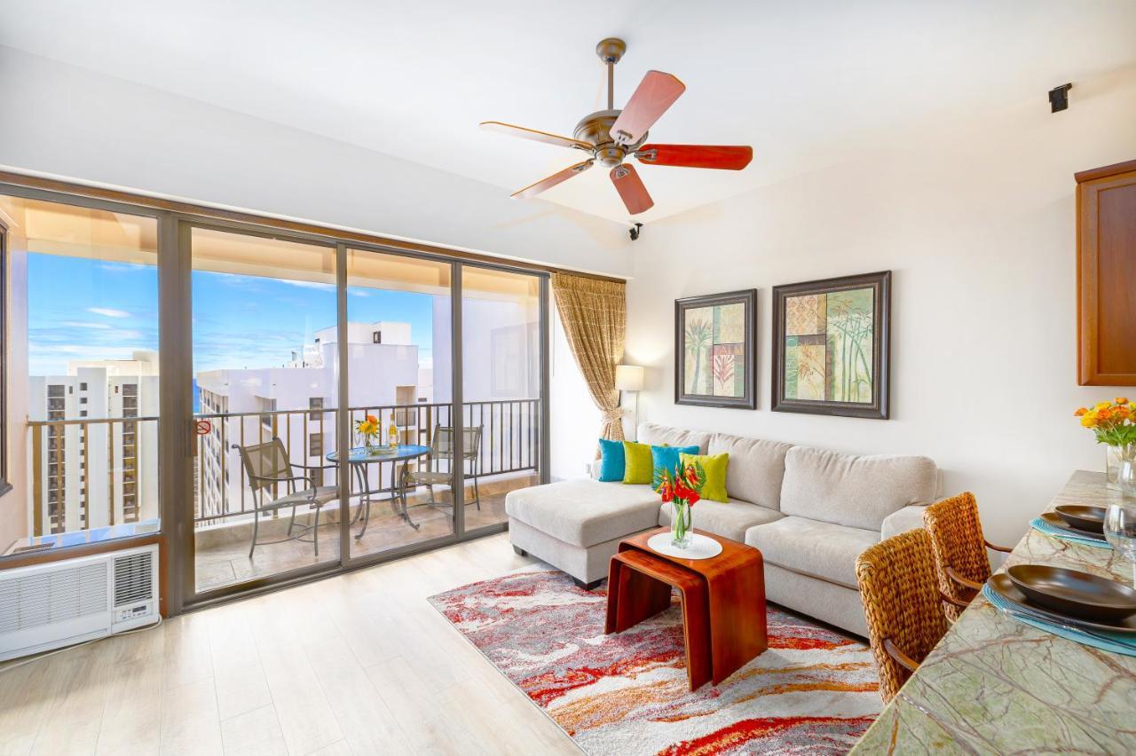 Upscale Penthouse With Ocean Views - Free Parking Apartment Honolulu Ngoại thất bức ảnh
