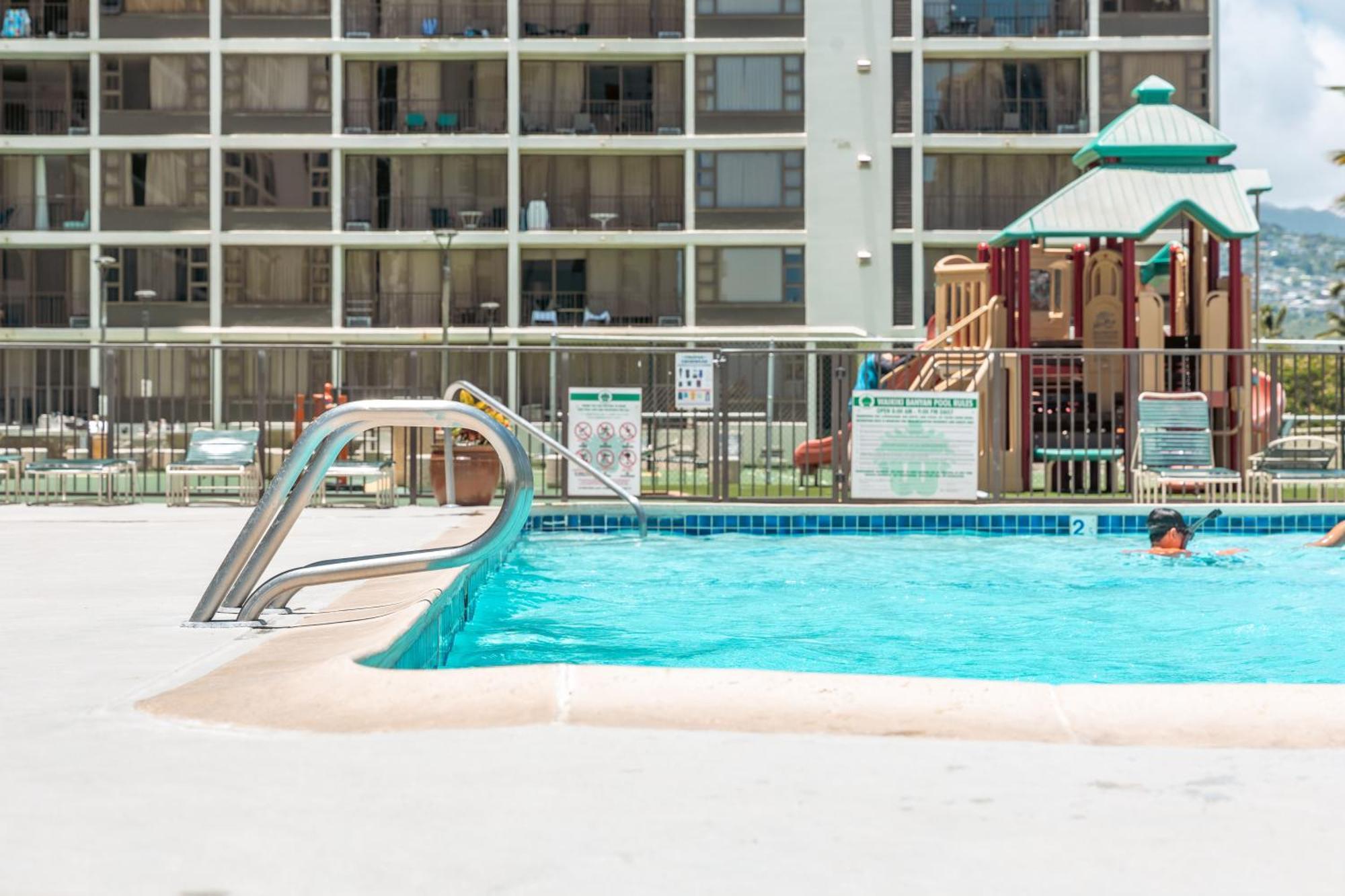 Upscale Penthouse With Ocean Views - Free Parking Apartment Honolulu Ngoại thất bức ảnh