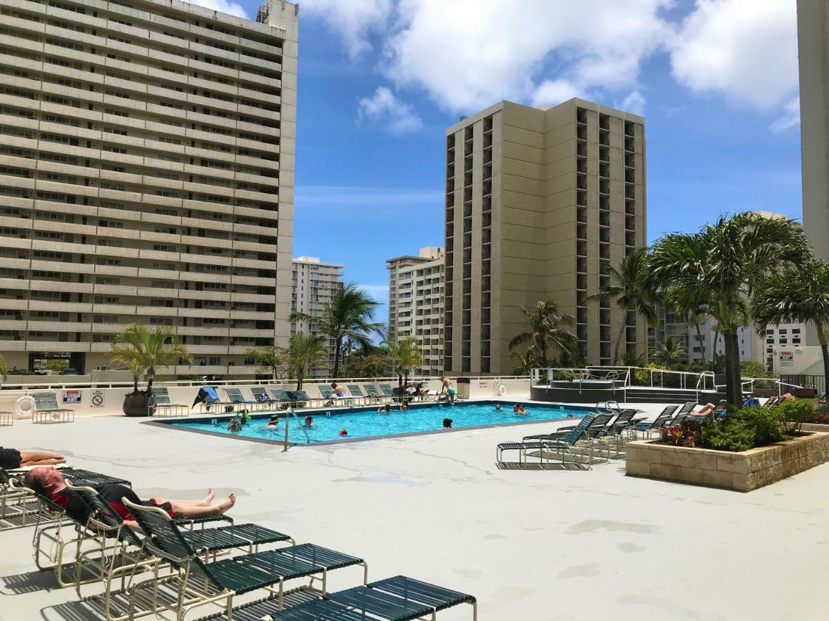 Upscale Penthouse With Ocean Views - Free Parking Apartment Honolulu Ngoại thất bức ảnh